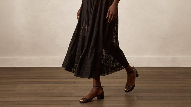 Flat & Low Heel Sandals | Stuart Weitzman Flat & Low Heel Sandals | Stuart Weitzman